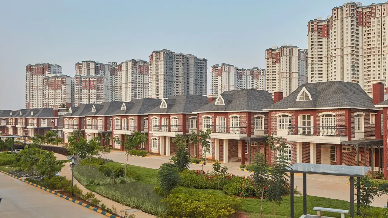 Prestige Lakeside Habitat in East Bangalore (artist&rsquo;s impression)
